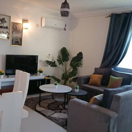 Makeena Berry Cosy Mboa - Hydrocarbures Douala Bagian luar foto