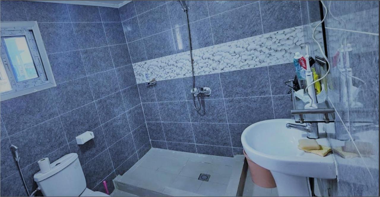 Makeena Berry Cosy Mboa - Hydrocarbures Douala Bagian luar foto